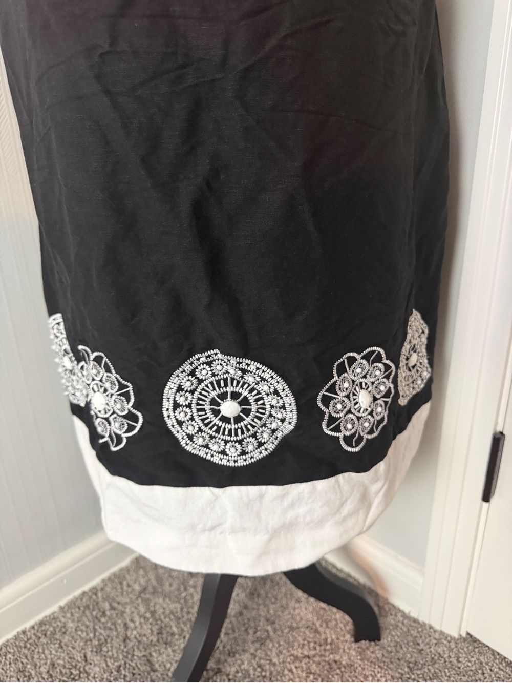 Jessica Howard Black Linen Blend Dress with White Bead embroidered size 14 - Picture 2 of 9